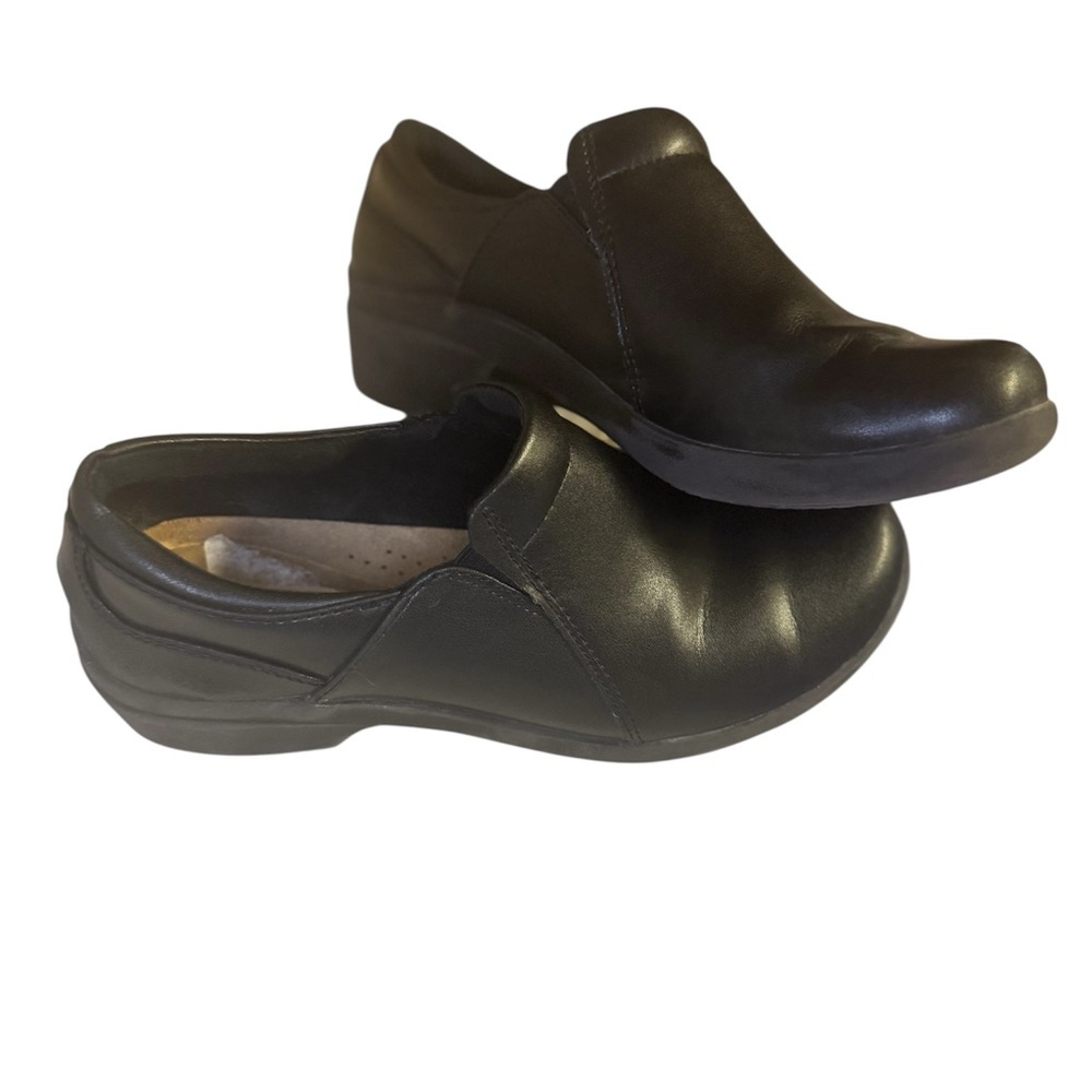 💥Clarks Women’s Black Leather Slip-On Comfort Shoes Size 8
